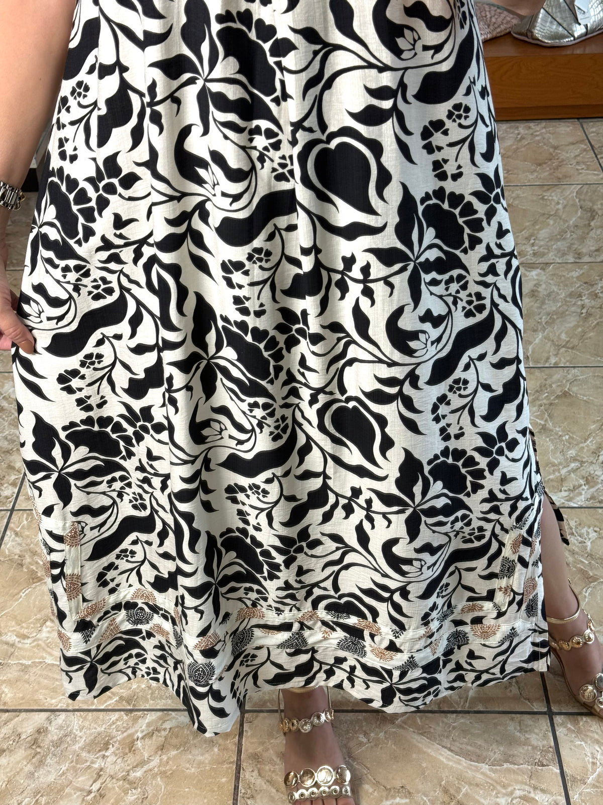 Flutter Sleeve Border Print Midi Dress