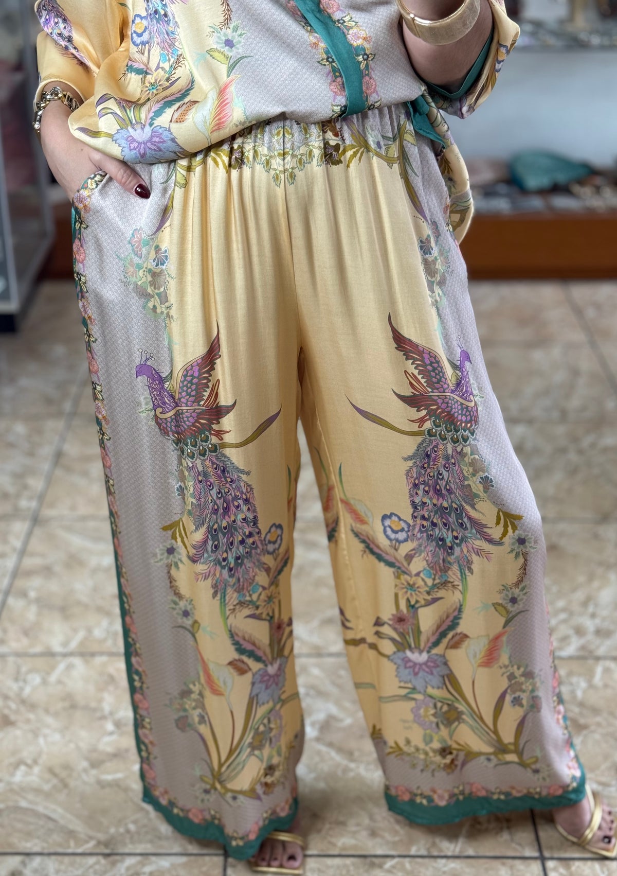 Birds & Flowers OS Satin Set (NO RETURNS OR EXCHANGE)