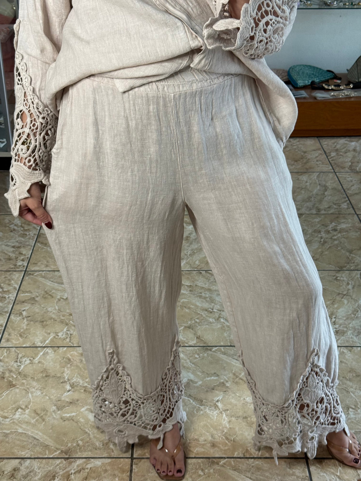 Aura Scalloped Lace/Linen Set (NO RETURNS OR EXCHANGE)