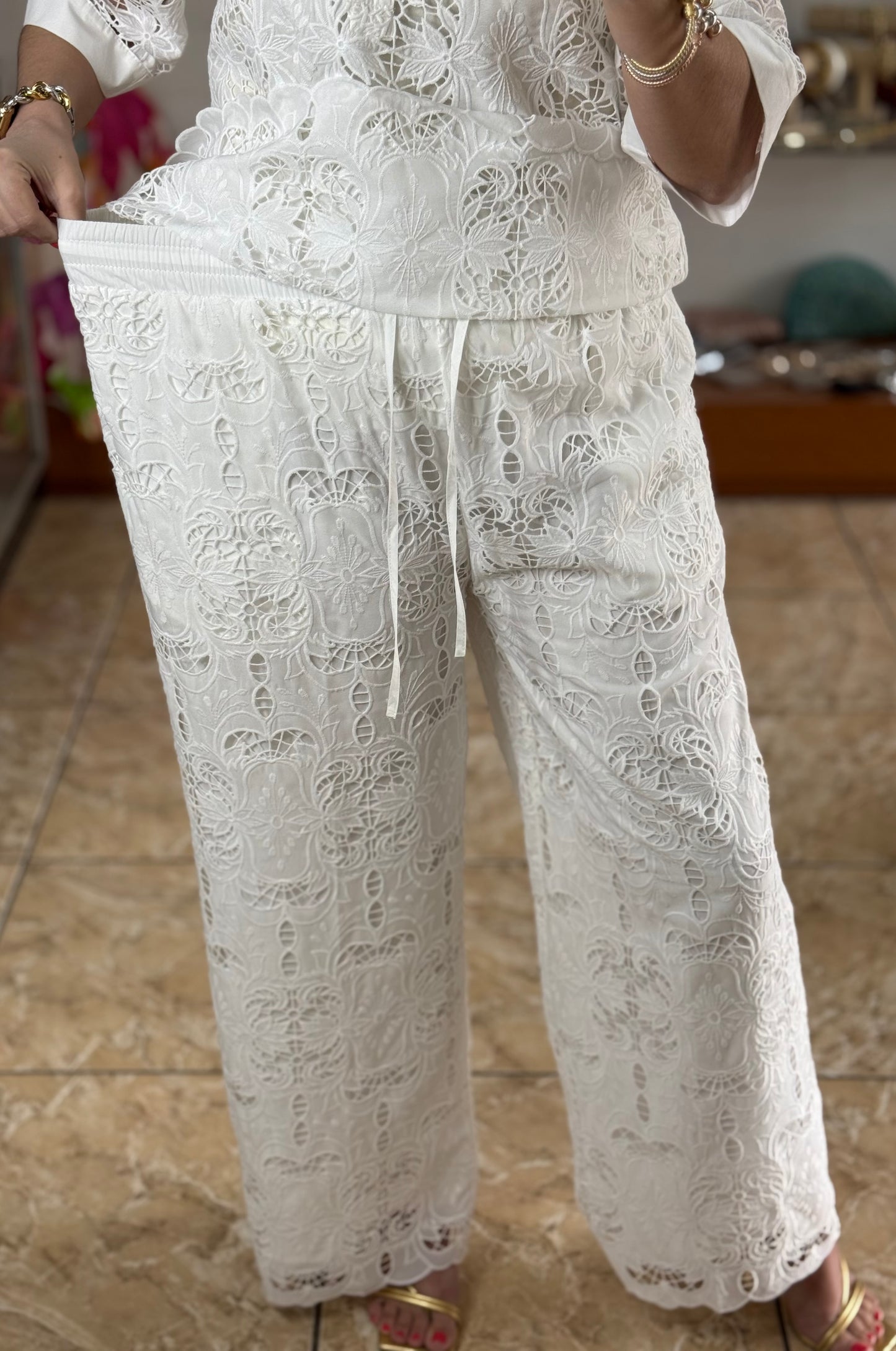 OS White Lace Top and Pant Set (NO RETURNS OR EXCHANGE)