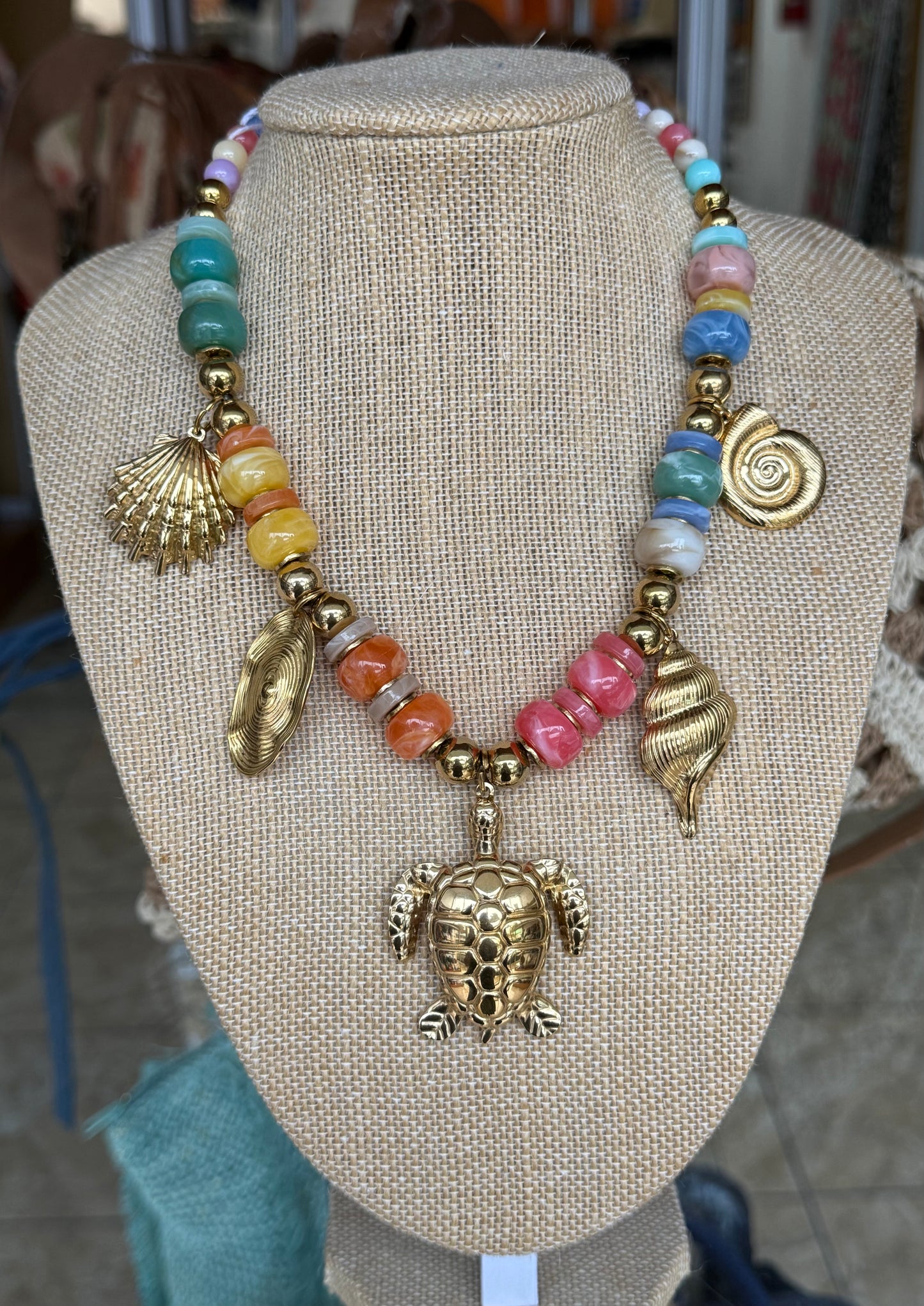 Sea Turtle & Shells Necklace (NO RETURNS OR EXCHANGE)