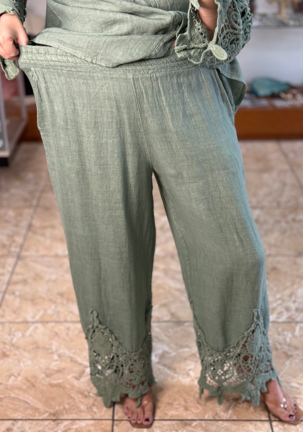 Aura Scalloped Lace/Linen Set (NO RETURNS OR EXCHANGE)