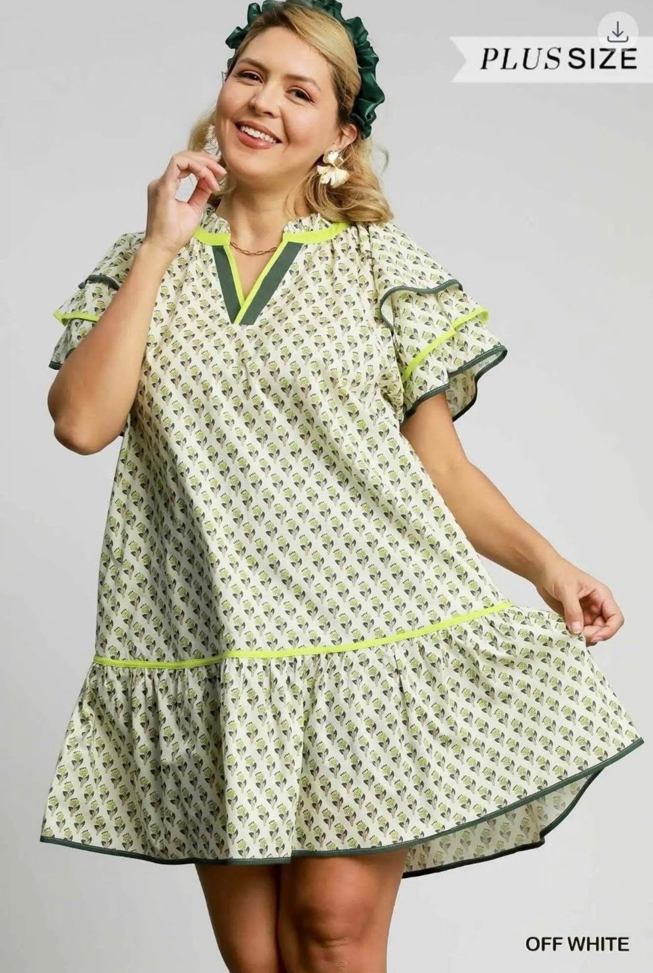 Green/Off White Mix Flutter Sleeves Mini Dress (PLUS)