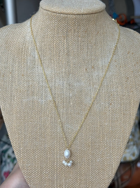 Dots Pearl Necklace