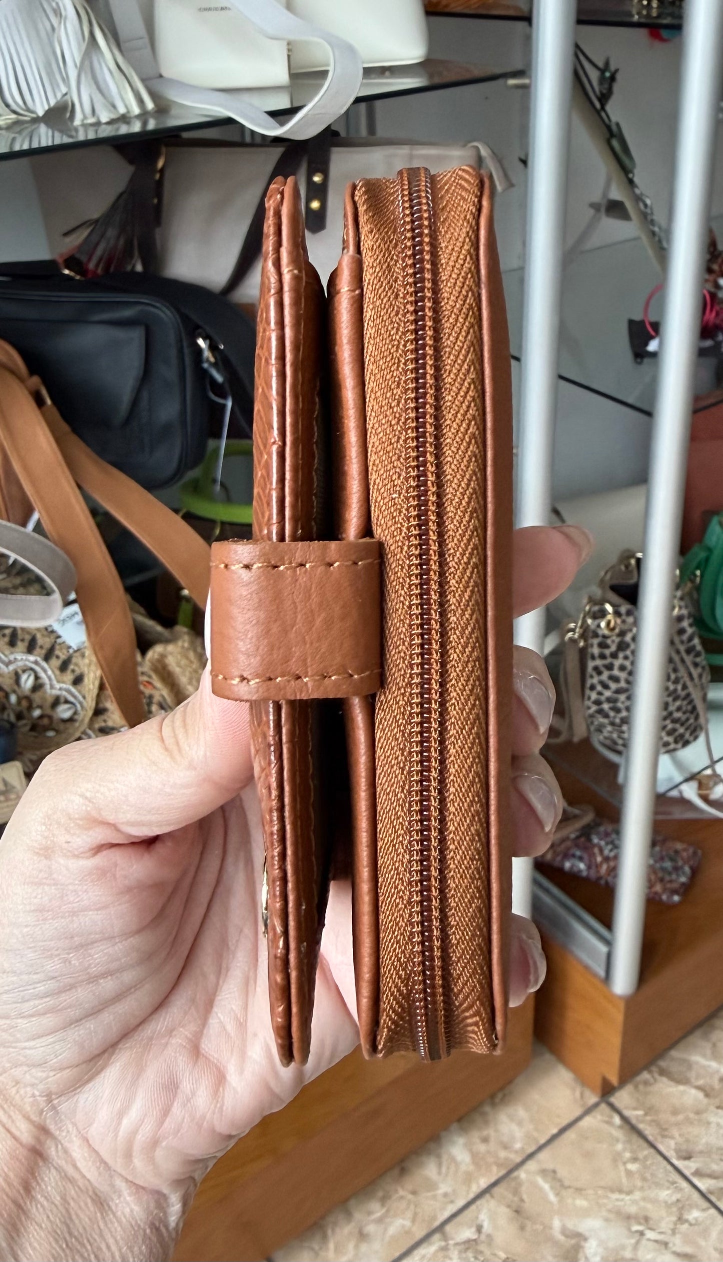 HARA Mini Wallet (NO RETURNS OR EXCHANGE)